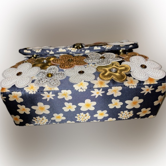 Kensington Daisy Convertible Shoulder Bag - Floral Embellished with Chain Strap - Picture 13 of 13